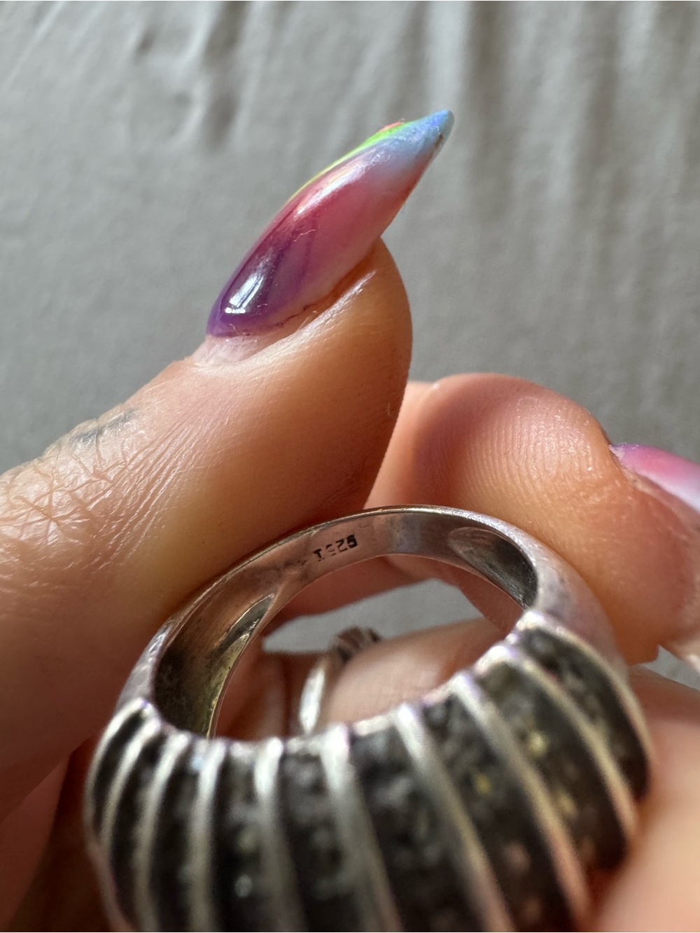 Sterling Silver Vintage Ribbed Marcasite Dome Ring - Picture 6 of 6